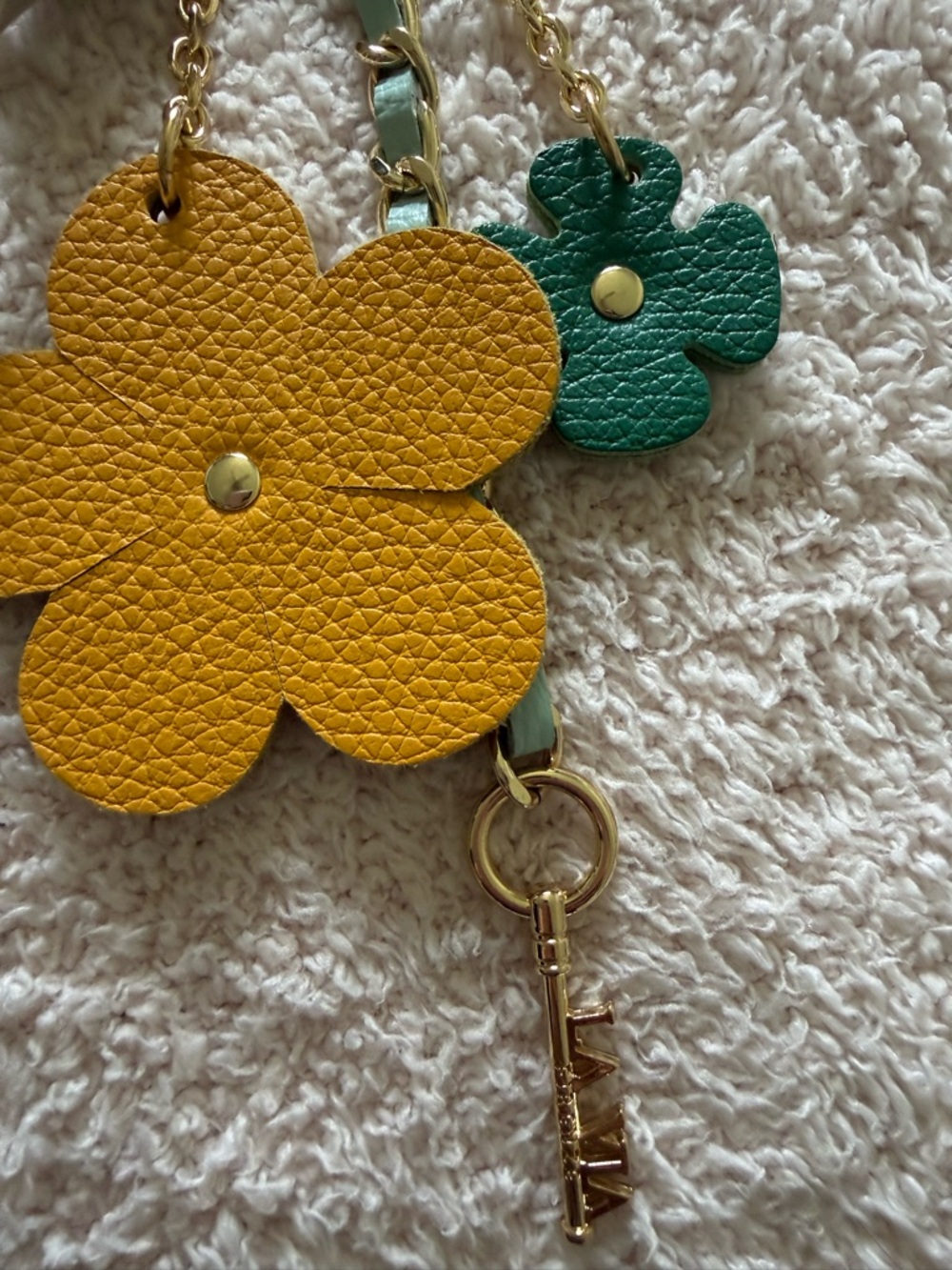 Flower Bag Charm - Picture 3 of 4
